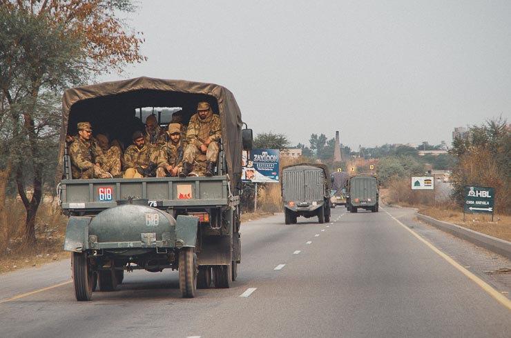 Kharian er ca. 60km fra indens tilstedeværelse i kashmir. Her er træningslejre og den slags og det er egentlig ikke fordi, at der sker noget.