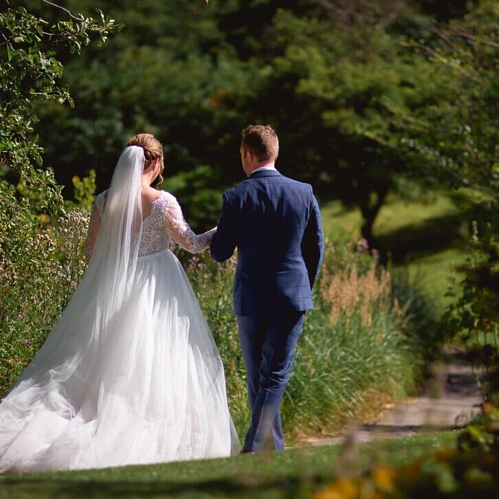 Bryllupsbilleder af det nygifte par på lokation i Botanisk Have