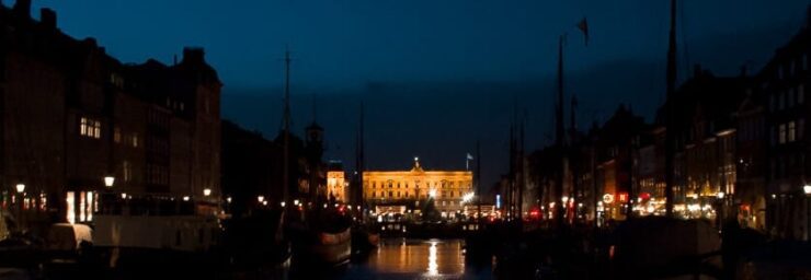 Jan, 2011: Nyhavn. Efter arbejdet blev der ofte taget omveje for, at kunne fotografere lidt inden jeg nåede hjem.