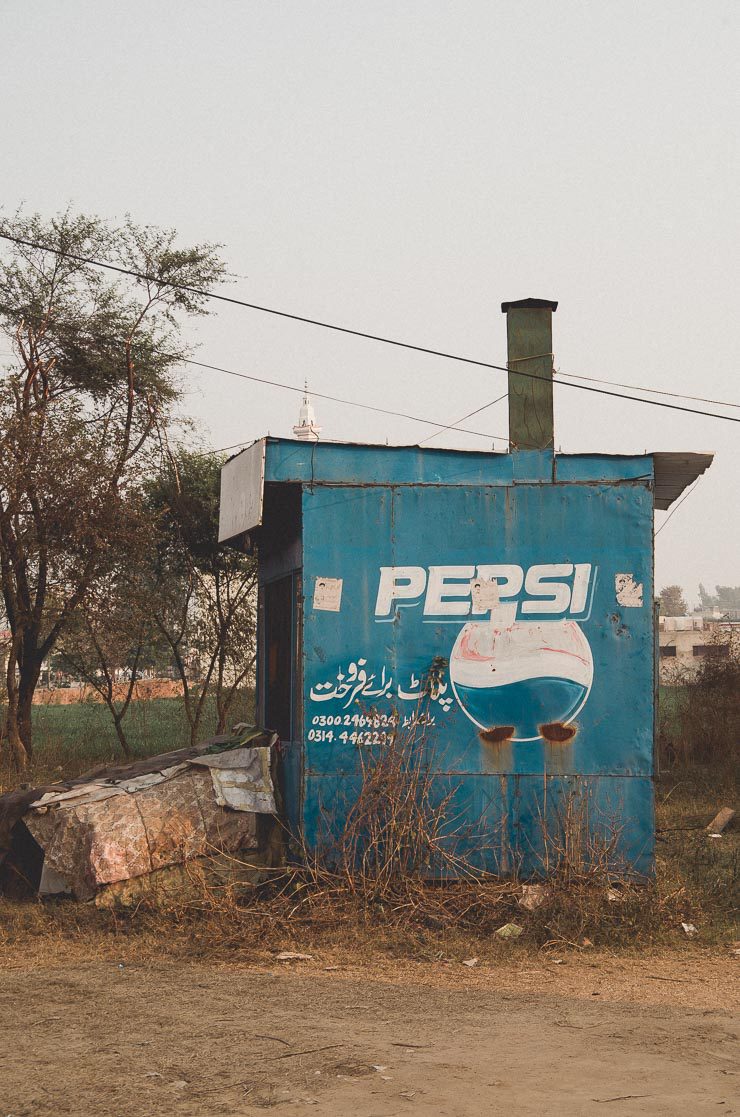 I 1990 var det Pepsi som dominerede men i 2014 var det Coca Cola, som havde fået overtaget markedet.