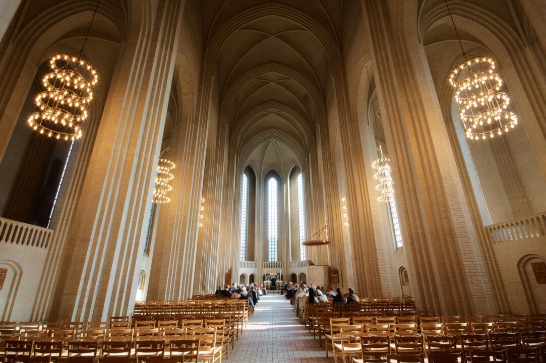 Bryllupsfotograf København - Vielse i Grundtvigs Kirke